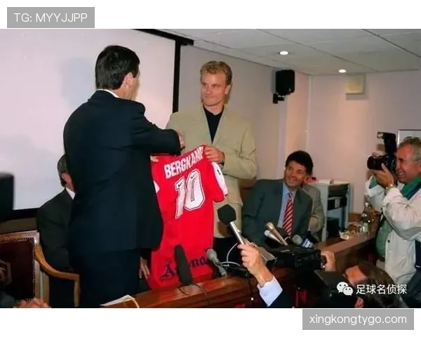 拉菲尼亚与热苏斯同期发展轨迹及战术角色对比分析